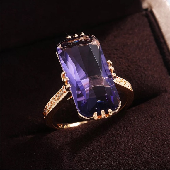 New Women’s Yellow Gold Royal Purple Luxury Ring - Picture 4 of 5